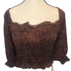 URBAN OUTFITTERS Women’s Sierra Smocked Puffed Sleeve Blouse Crop Top Sz M